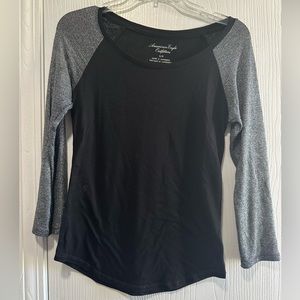 American eagle black with silver sleeves baseball tee size S - great condition